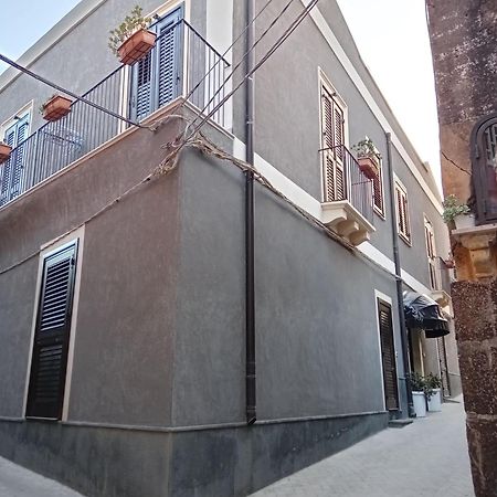 Narciso Boutique Apartment 阿奇雷亚莱 外观 照片