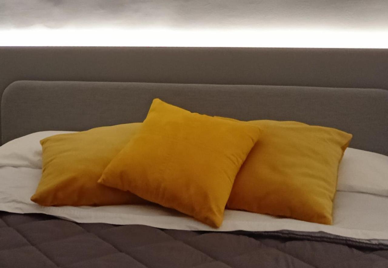 Narciso Boutique Apartment 阿奇雷亚莱 外观 照片