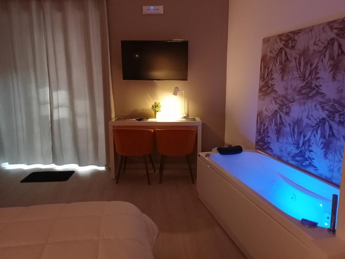 Narciso Boutique Apartment 阿奇雷亚莱 外观 照片