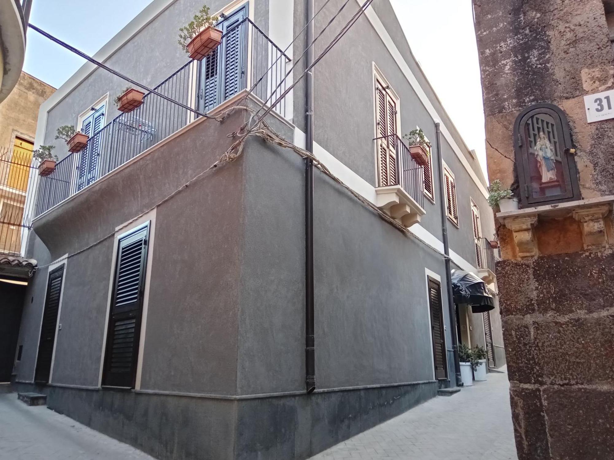 Narciso Boutique Apartment 阿奇雷亚莱 外观 照片
